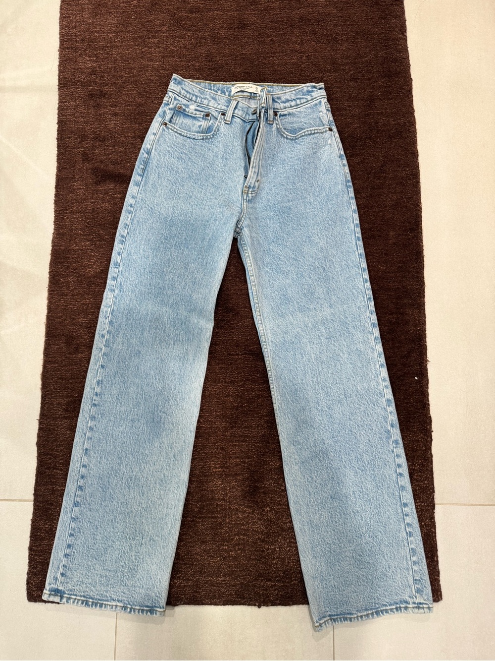 NWT Abercrombie & Fitch Light Blue Straight-Leg Jeans